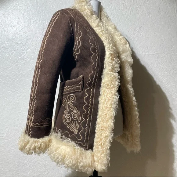 Vtg Afghan curly lamb wool shearling embroidered suede coat penny lane Mongolian - Picture 4 of 16